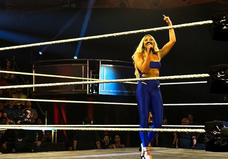 Sarah Baer sexy pornstar pictures