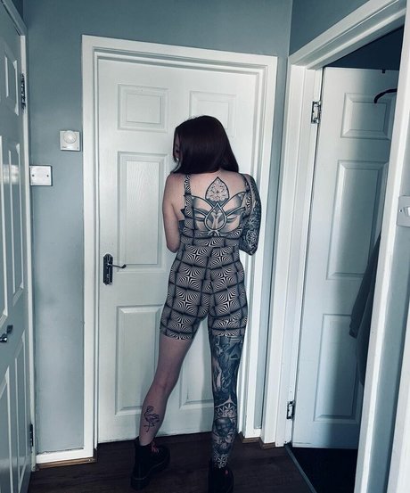 Molly Capper pornstar naked picture