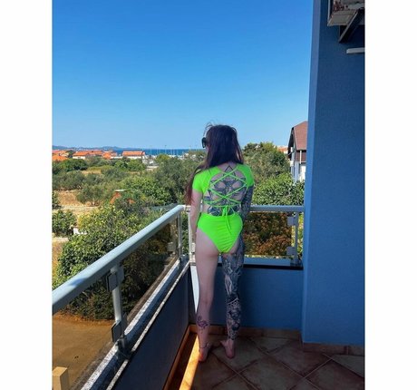 Molly Capper model hot picture