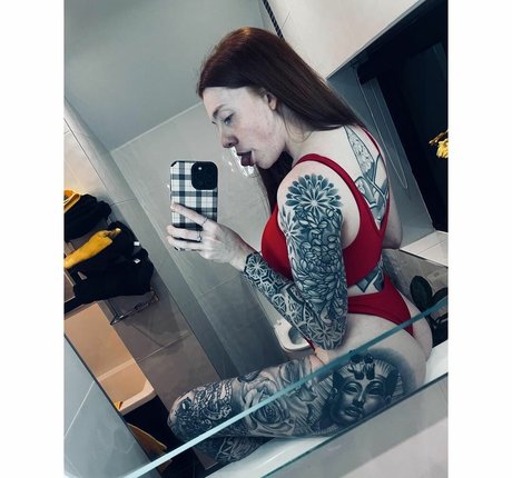 Molly Capper pornographic star pic