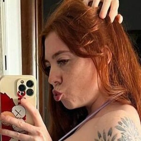 Molly Capper art star pic