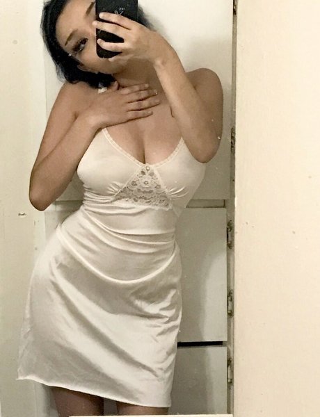 Uculdcme hot model picture