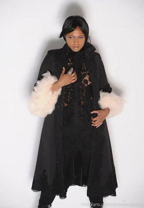 mynxalexandria naked model pic