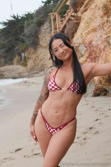 cattiiieeen xxx model pic