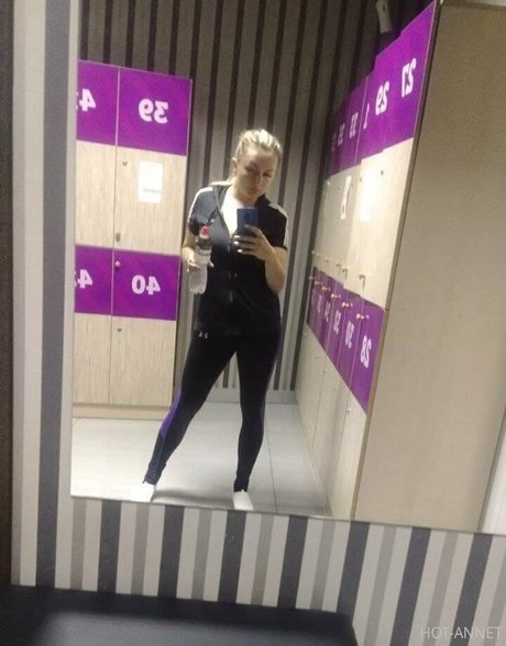 anna bellla naked model pic