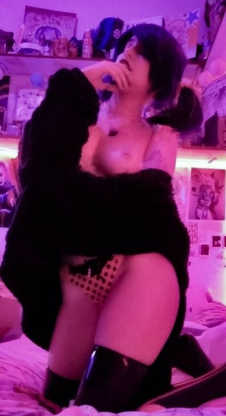 Camu Valoy star best photos