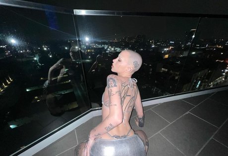 Siiickbrain erotic star image