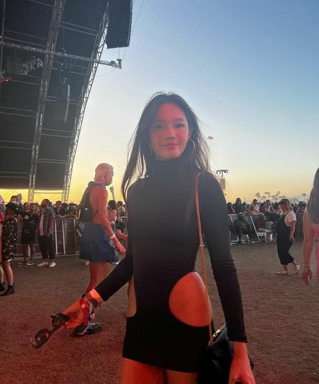 twin girls onlyfans pornographic pics