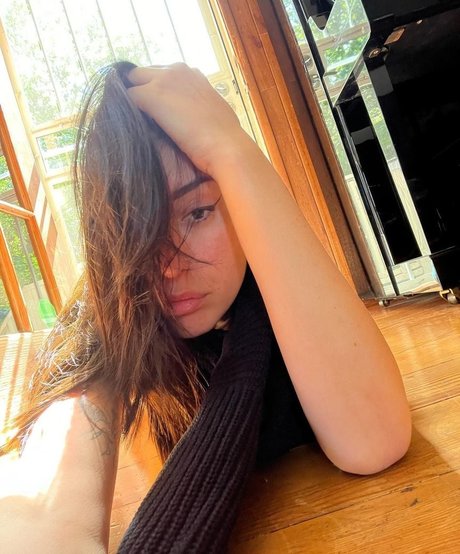 Elohim pornstar free pics