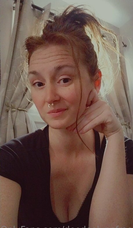 deedeelynnfree sex model photo