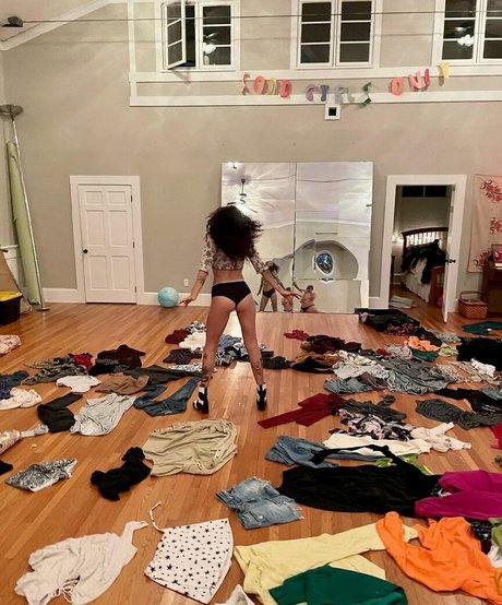 Indigo De Souza high quality model photo