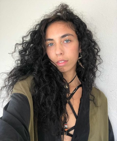 Indigo De Souza naked actress pictures