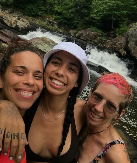 Indigo De Souza model sexy archive