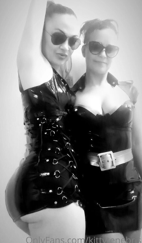 kittytenebris naked star photo