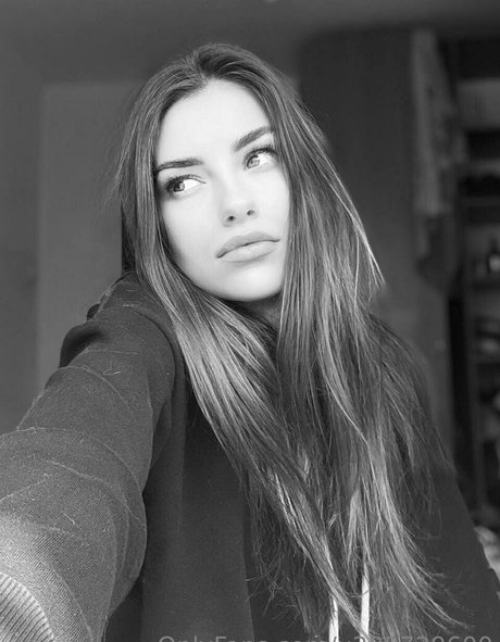 judy mi model erotic photos