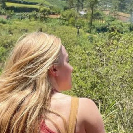 Maddie Moate hot model photo