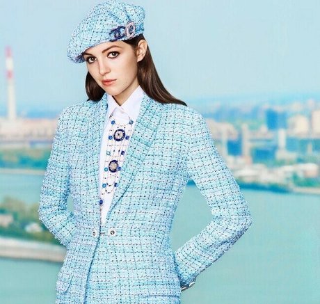 Ella Hunt model porn images