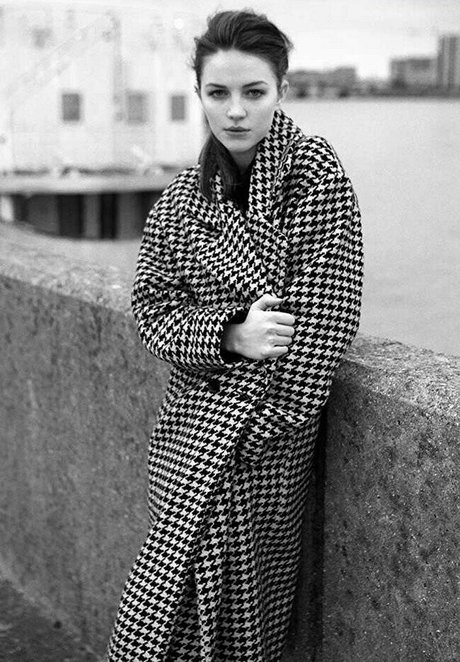 Ella Hunt model hot gallery