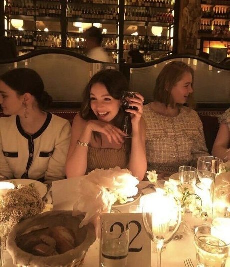 Ella Hunt star images