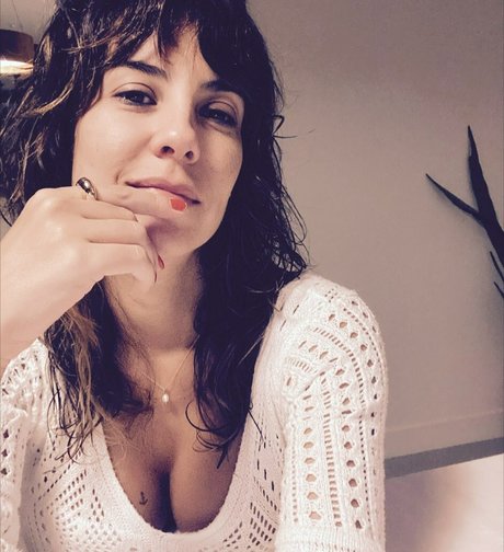 Andreia Horta nude pornstar img