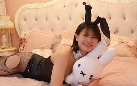 menmenman 39 erotic actress picture