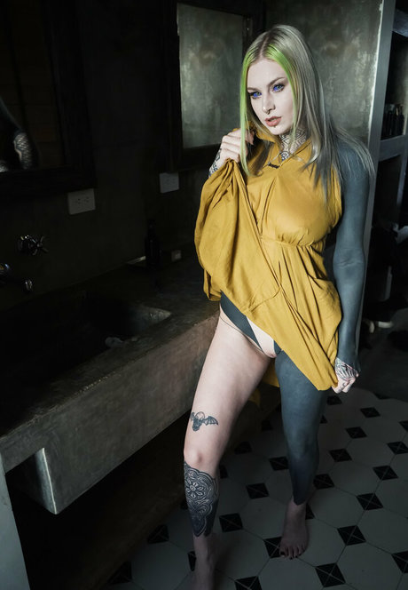 droptopsavage free actress photo