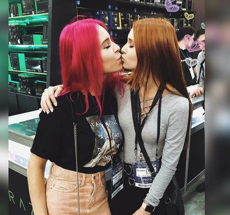 Denly model high quality pic