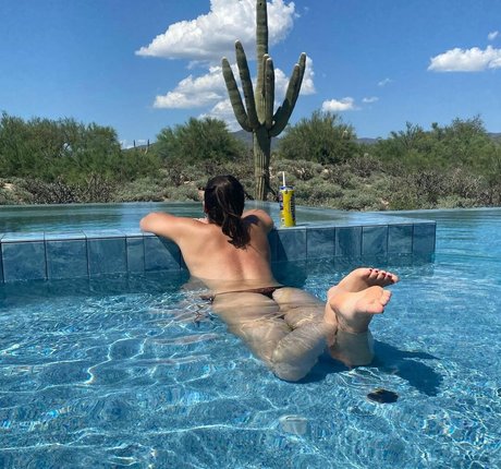 Cassidy Daiagi star erotic photos