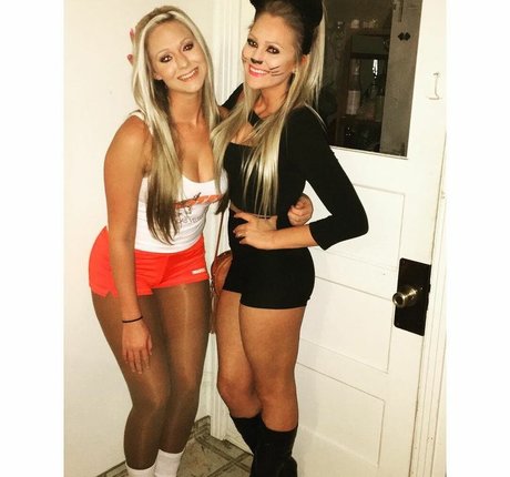 Amber BeIarski nude star photo