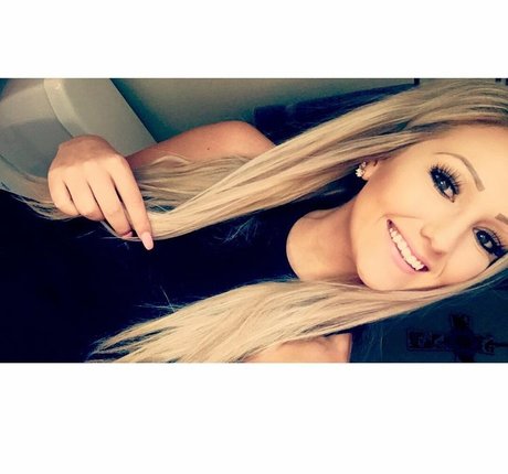 Amber BeIarski pretty star image