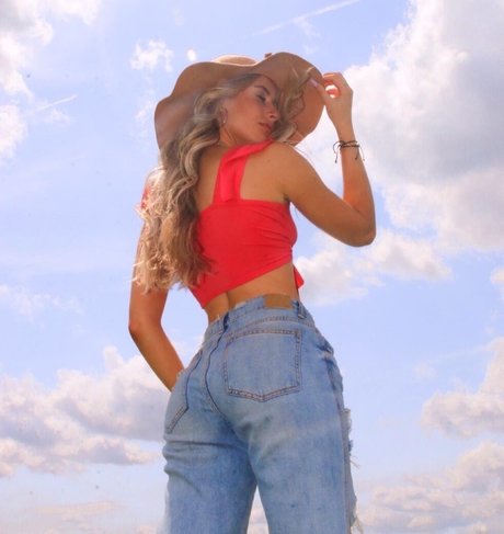 Sarah Kate Stricker star perfect pic