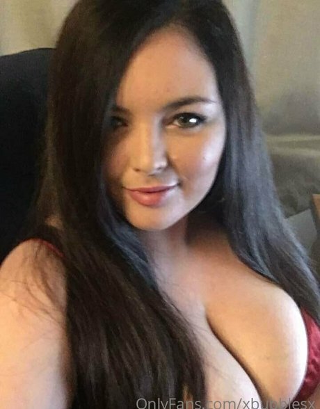 xbubblesx naked model image