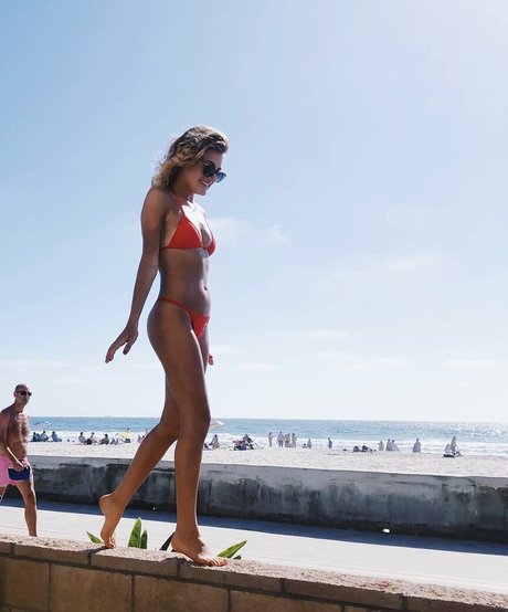 HannaH nudes model archive