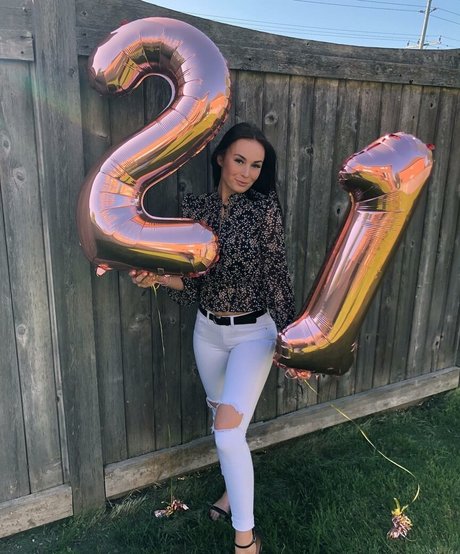 Logan Fabbro pornstar free gallery