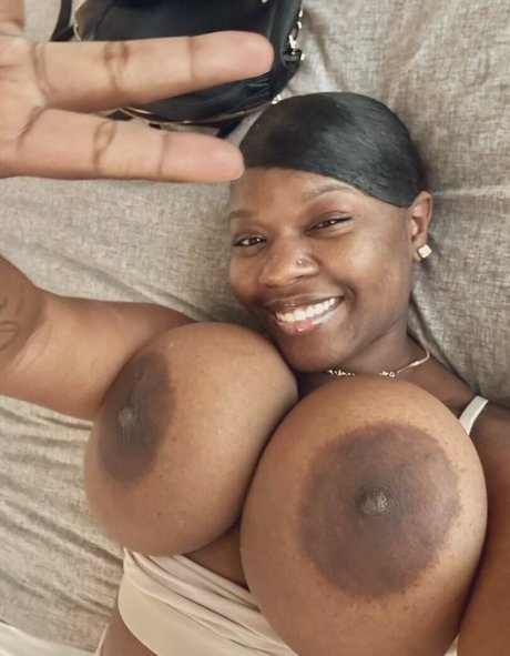 lizziesoexotic star nude picture