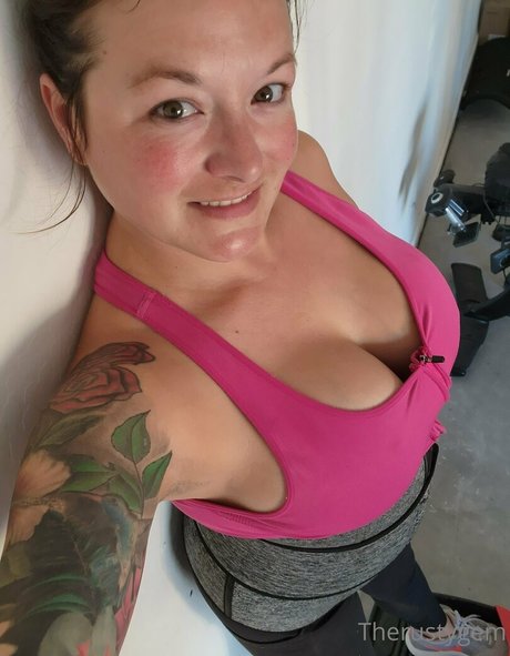 TheRustyGem erotic model img