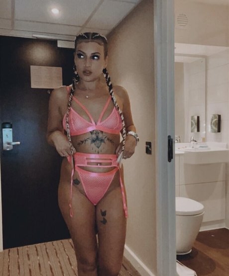 kerrieessex pretty star pic