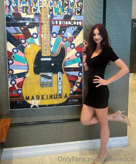 littlered08 star naked image