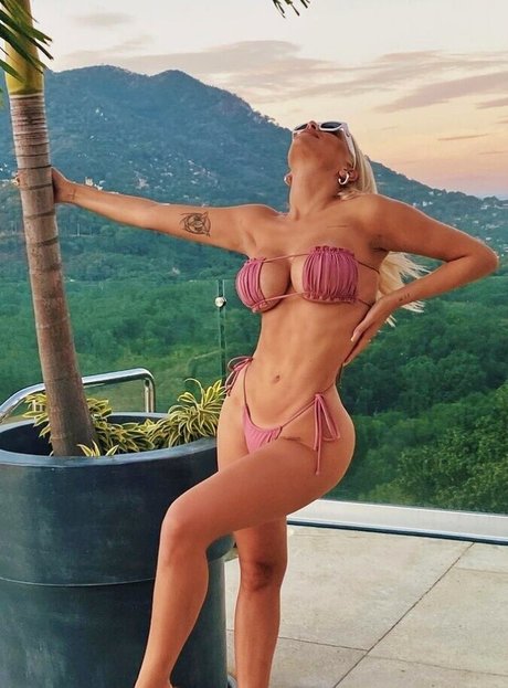 Antonella Mantovano beautiful star img