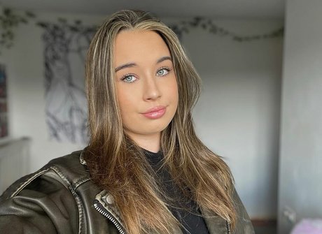 Anna Langley xxx model pictures