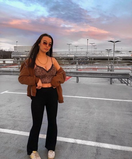 Anna Langley model xxx img