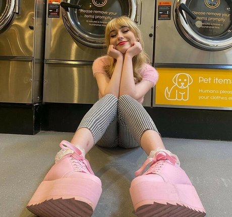 Ashlee Tayla naked model pic