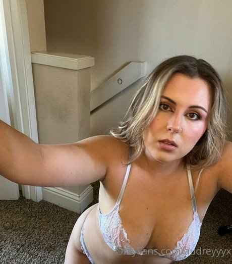 audreyyyx star naked pics