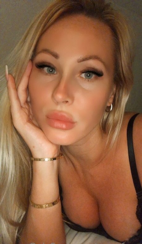 roxyyfoxx art pornstar photos