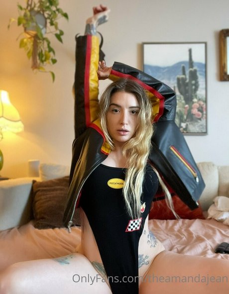 Theamandajean art actress pic