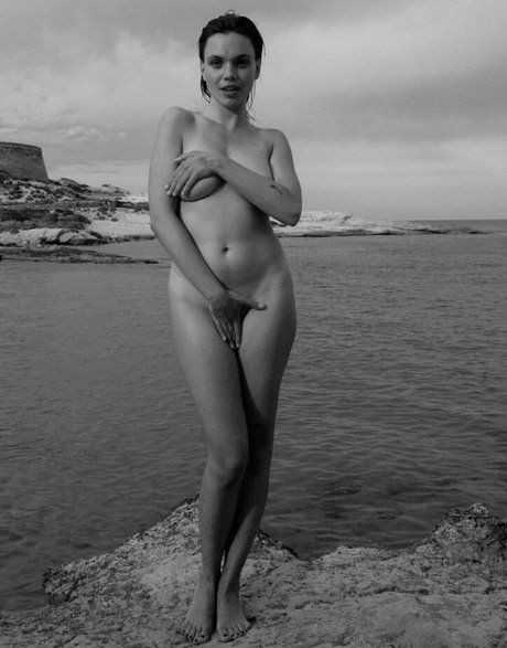 Martina Cariddi hd model photo