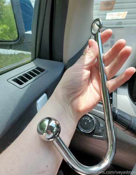 ashtonivey art actress pics