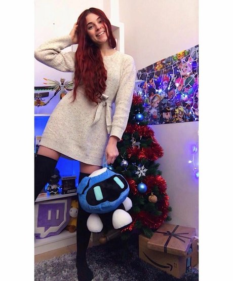 mushutwitch nude star image