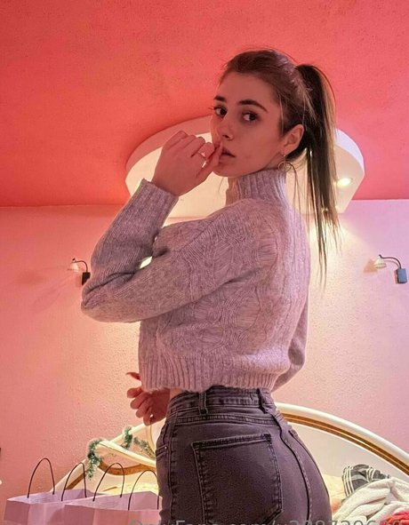 annie minor star naked picture