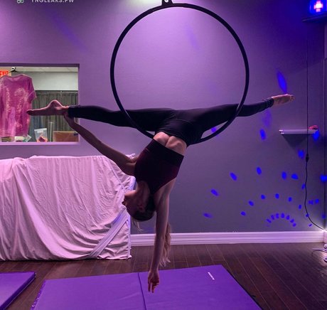 Tarah Kayne star naked photos